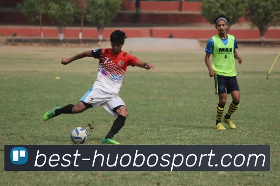 C罗前女友揭露分手后遭高价诱惑但我对他没有负面评价